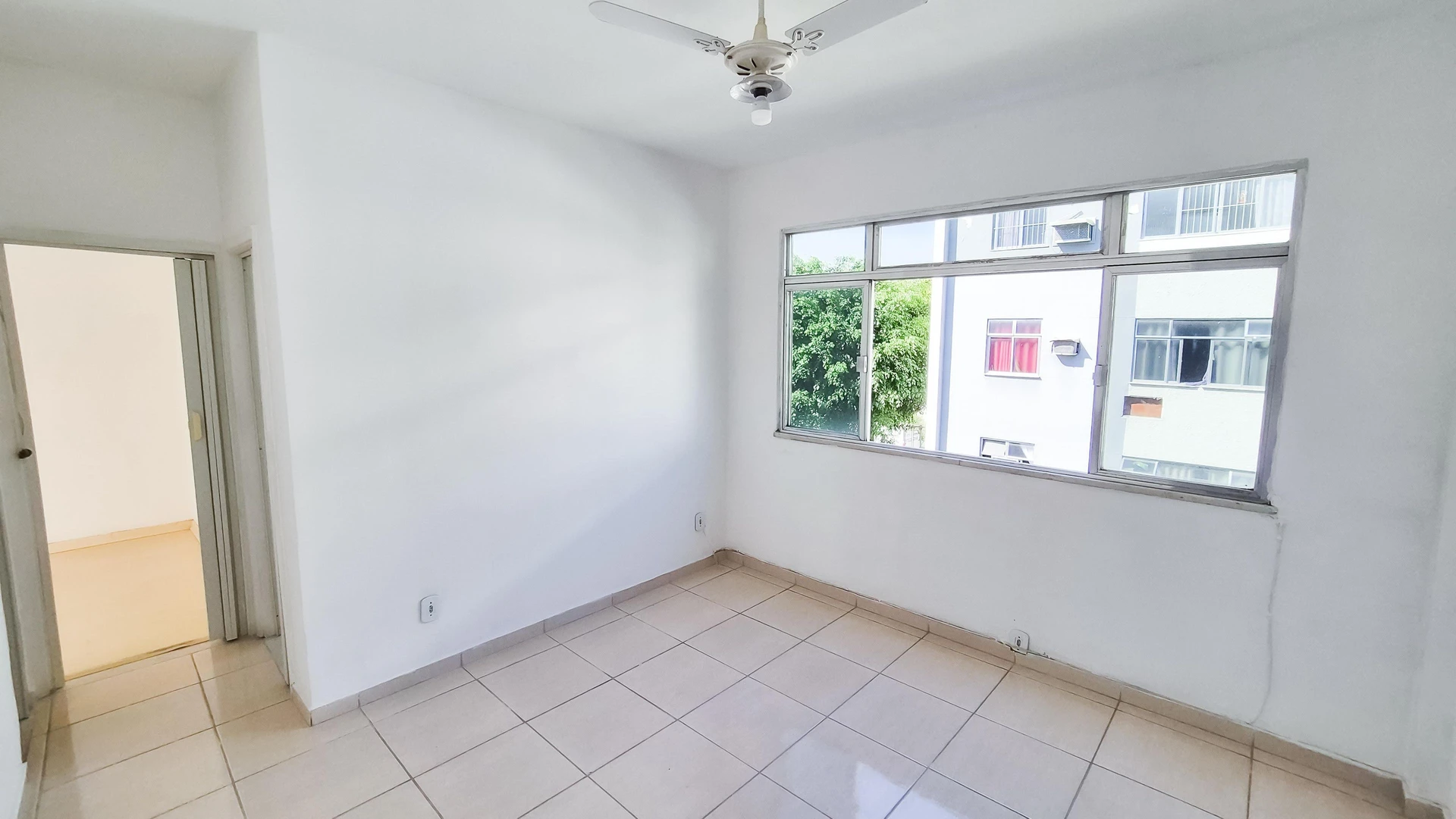Unfurnished apartment with 2 bedrooms and 1 bathroom — photo 28