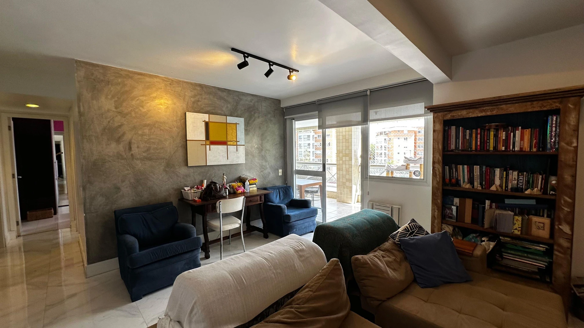 Furnished apartment with 2 bedrooms and a balcony — photo 6