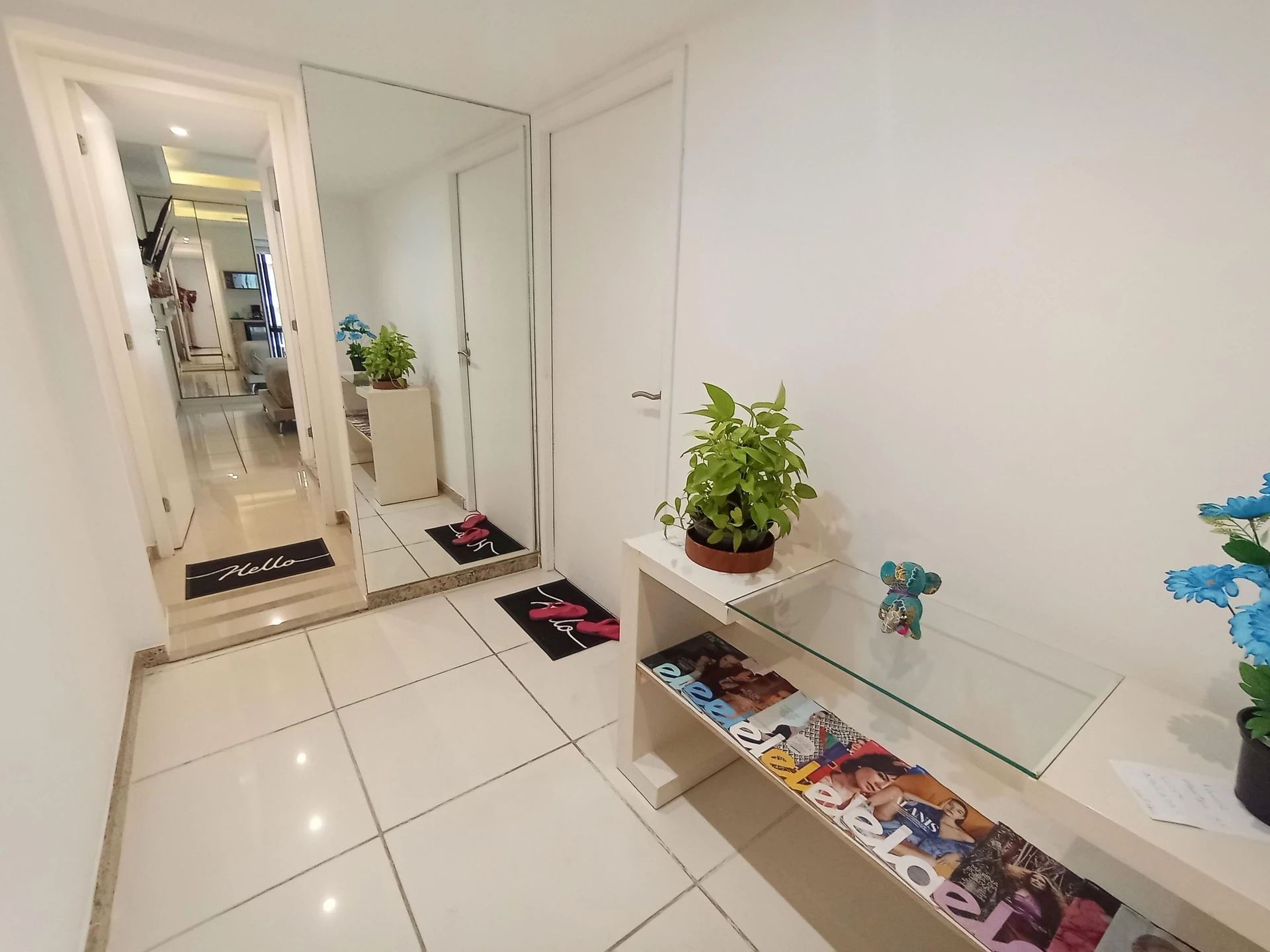 Estudio sin amueblar con balcón y 1 dormitorio en suite — photo 26