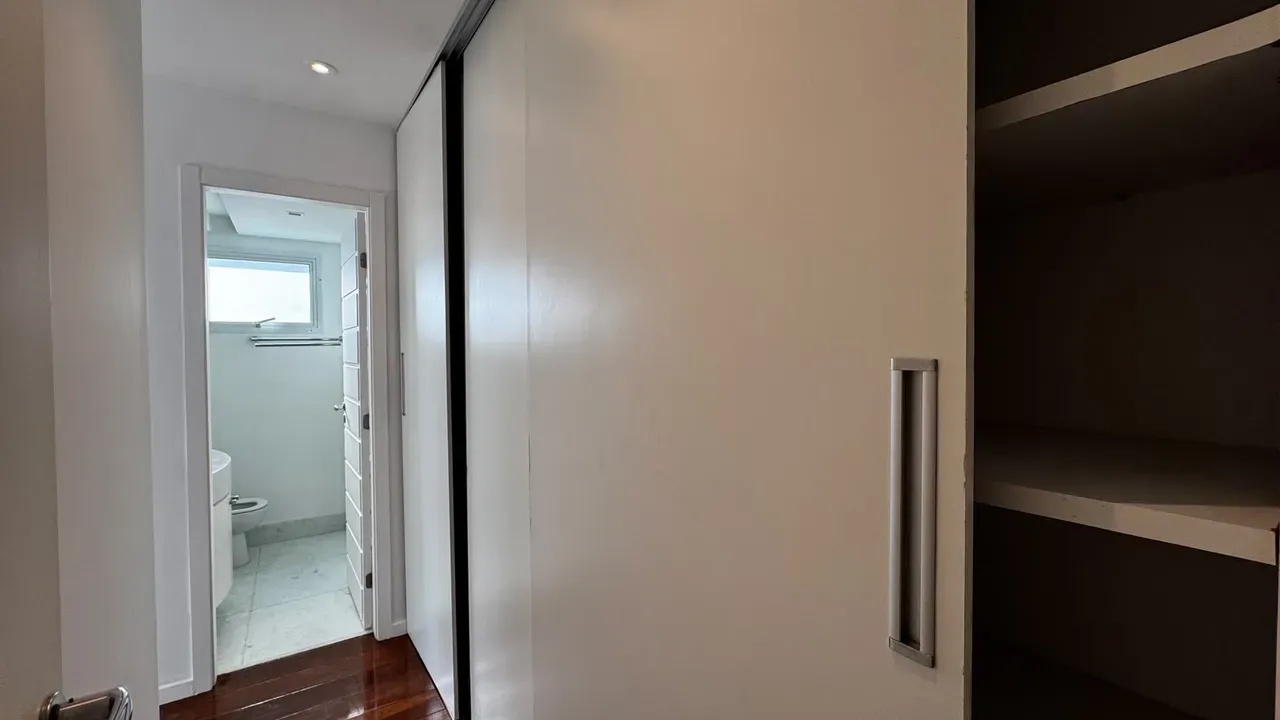 3-bedroom apartment in a building with a sauna — photo 2