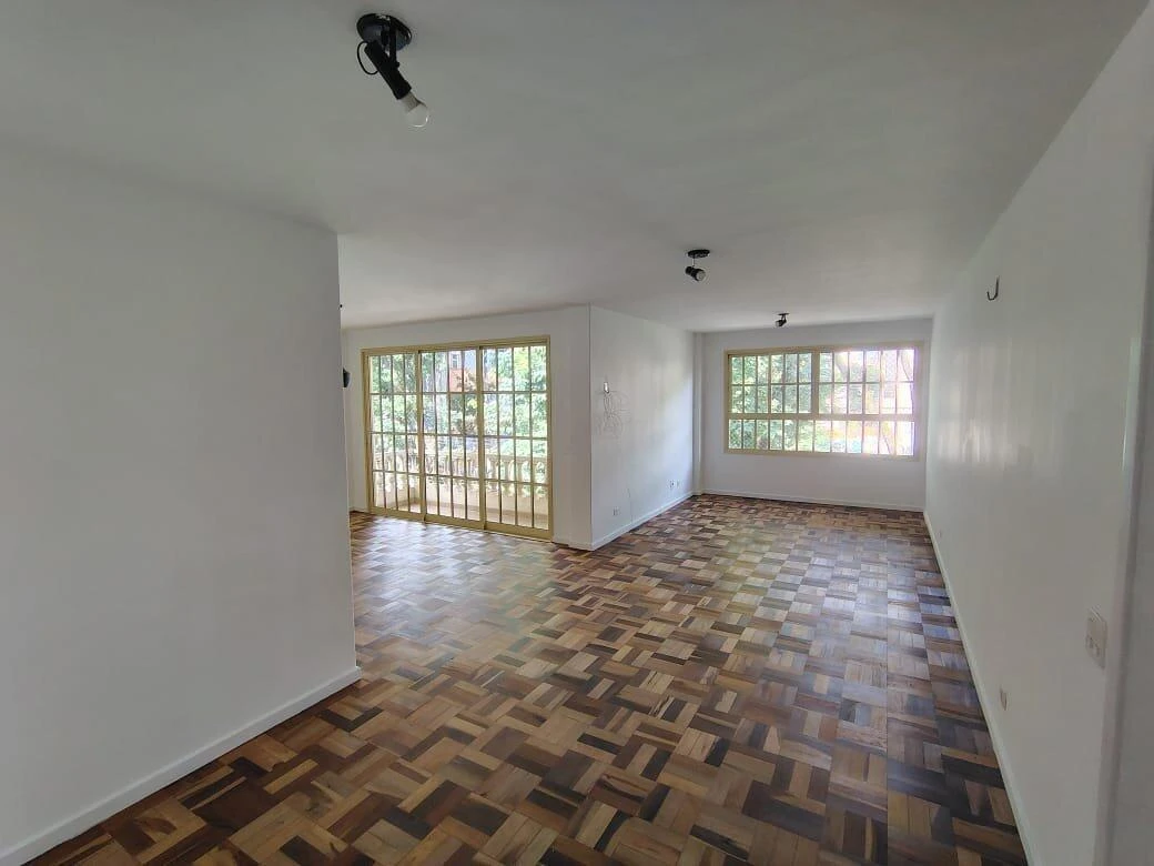 3-bedroom apartment with wood or laminate floors