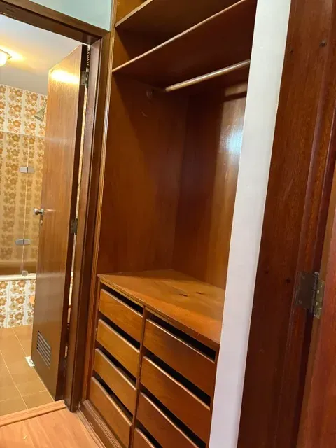 Unfurnished 3-bedroom apartment with 3 bathrooms — photo 17
