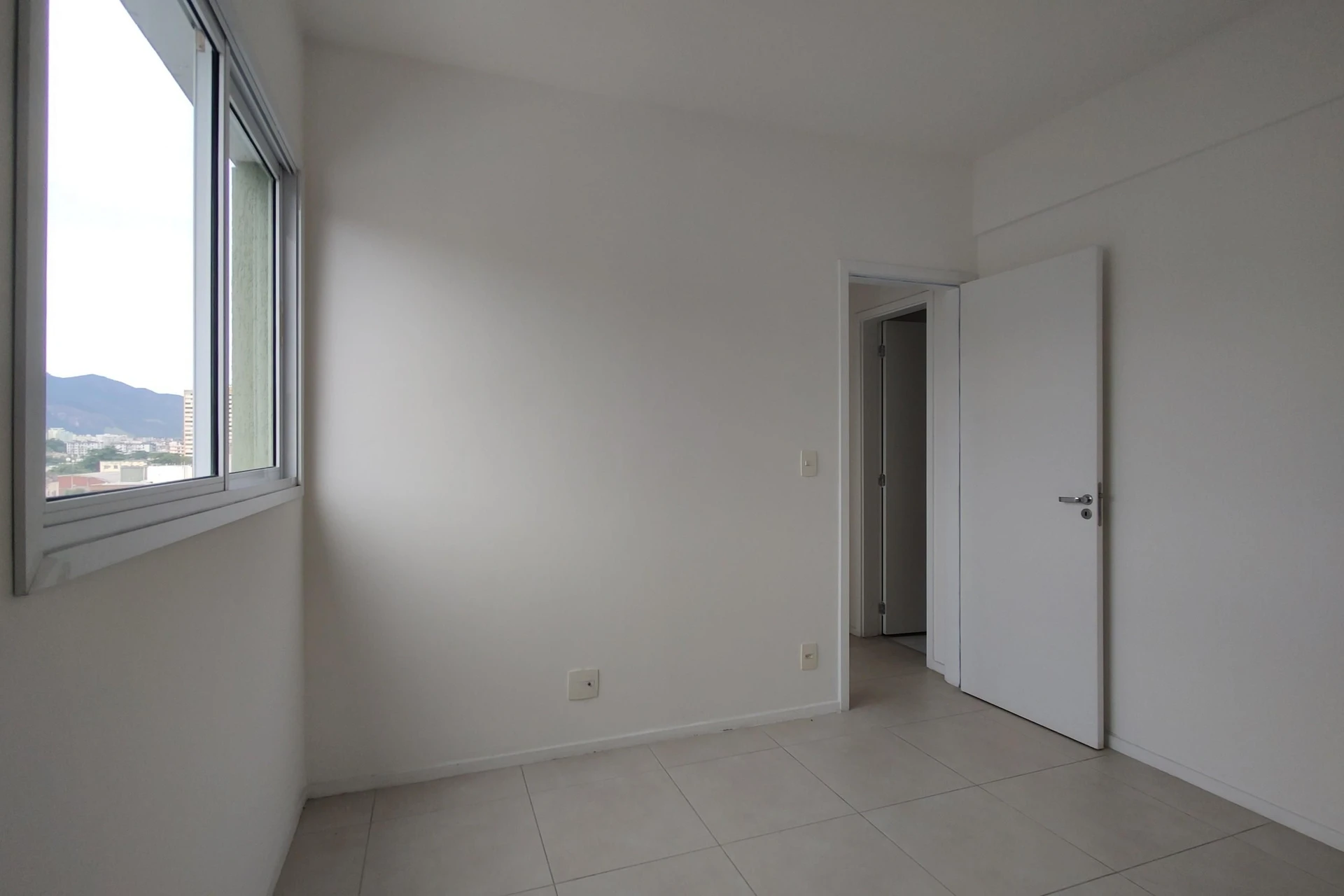 Apartment with 2 bedrooms, balcony and 1 parking space — photo 56
