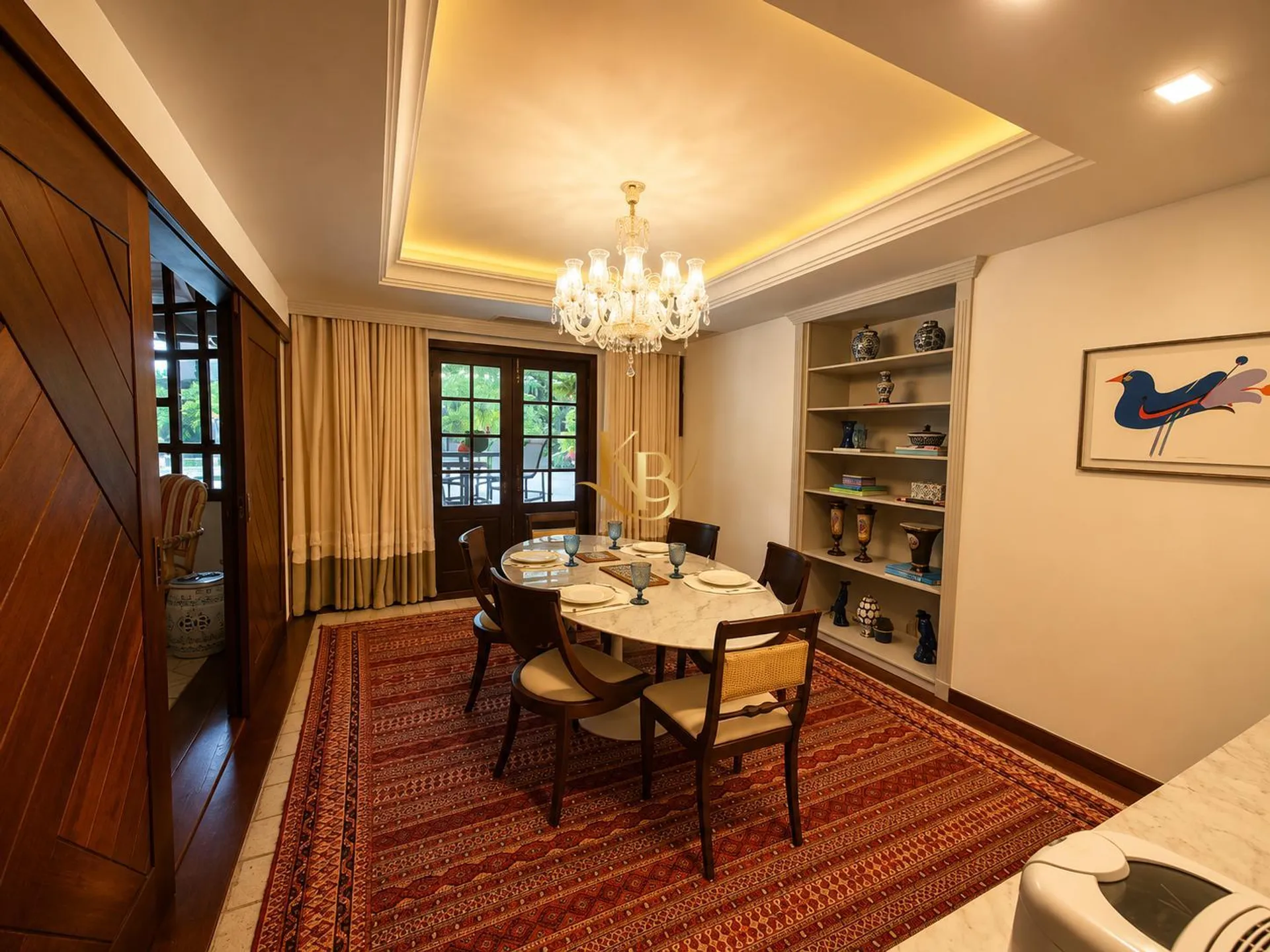 House with 5 bedrooms and a closed separate kitchen — photo 21