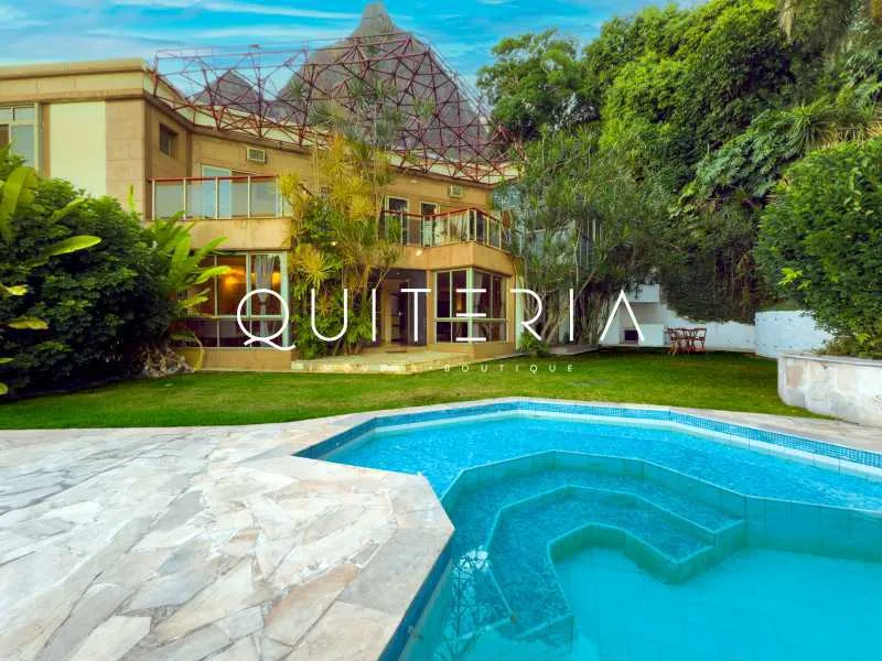Furnished house with 5 bedrooms and an outdoor pool