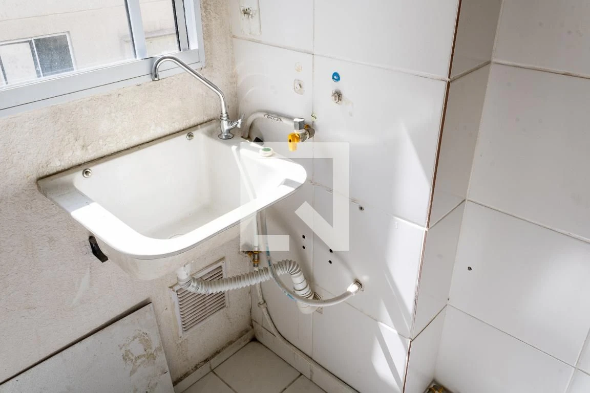 Apartamento com 2 quartos e área de lavanderia — photo 51