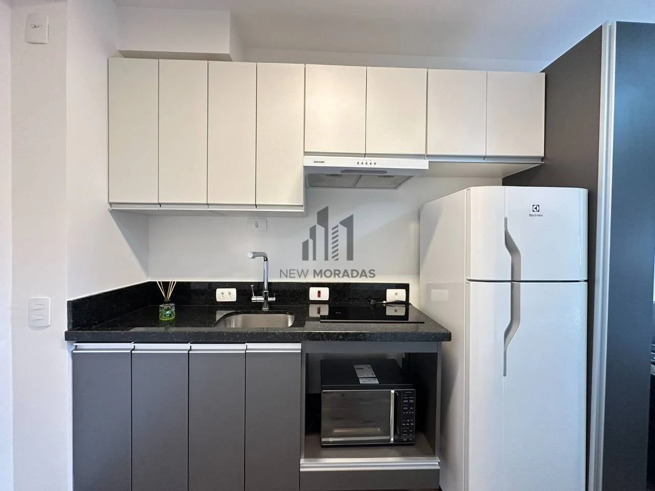 Furnished studio with 1 bedroom and 1 bathroom — photo 5