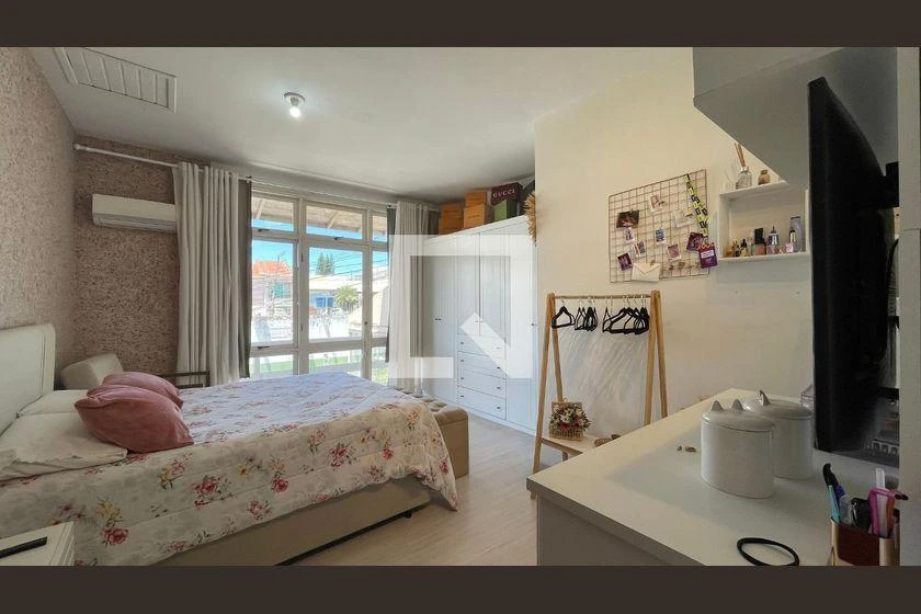 4-bedroom house with a washing machine in Florianópolis — photo 6
