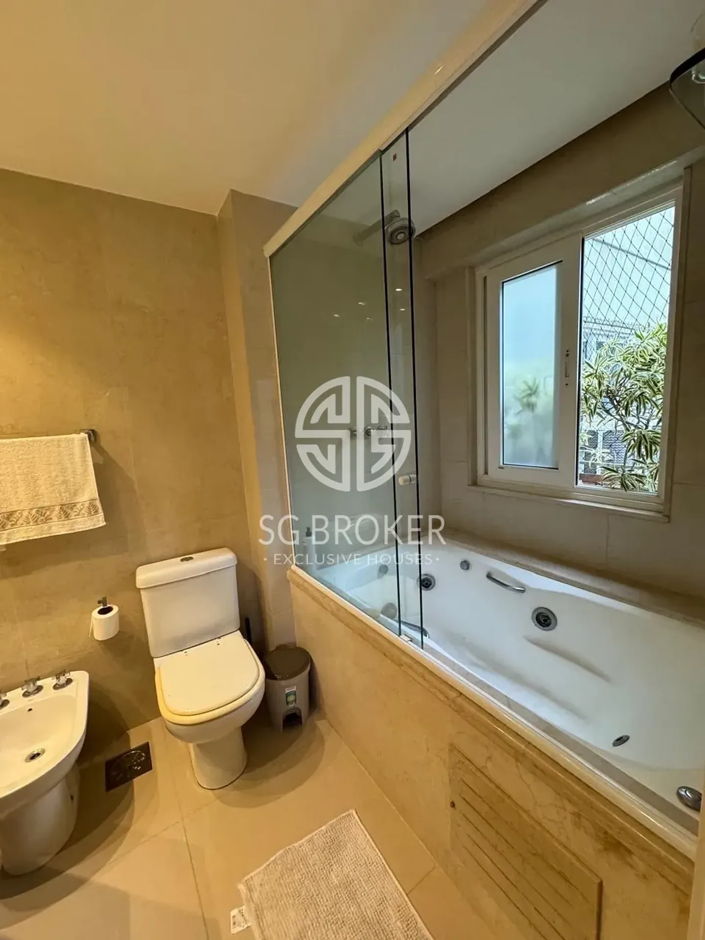 Water view in a 3-bedroom apartment, 116 m² — photo 19