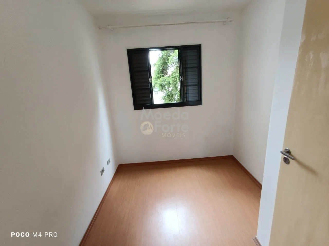 3-bedroom apartment with wood or laminate floors in Curitiba — photo 8