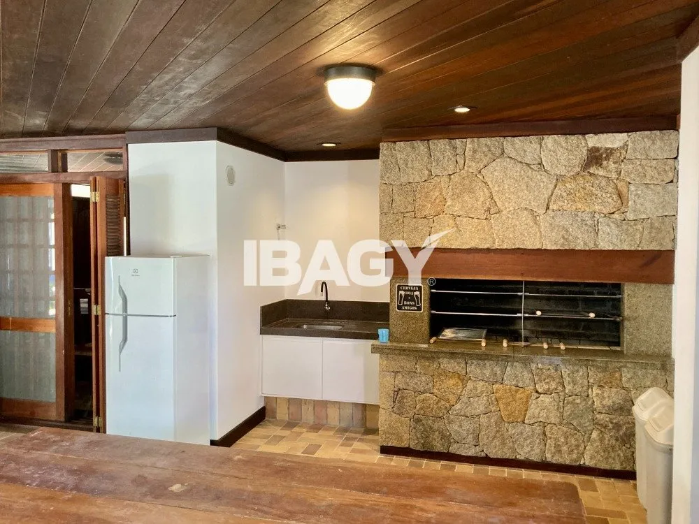 Casa amueblada con 5 dormitorios y 600 m² — photo 21