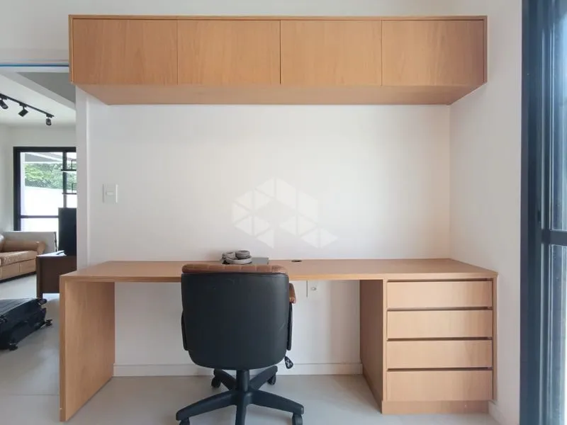 Apartamento amueblado de 2 habitaciones con jardín privado — photo 25