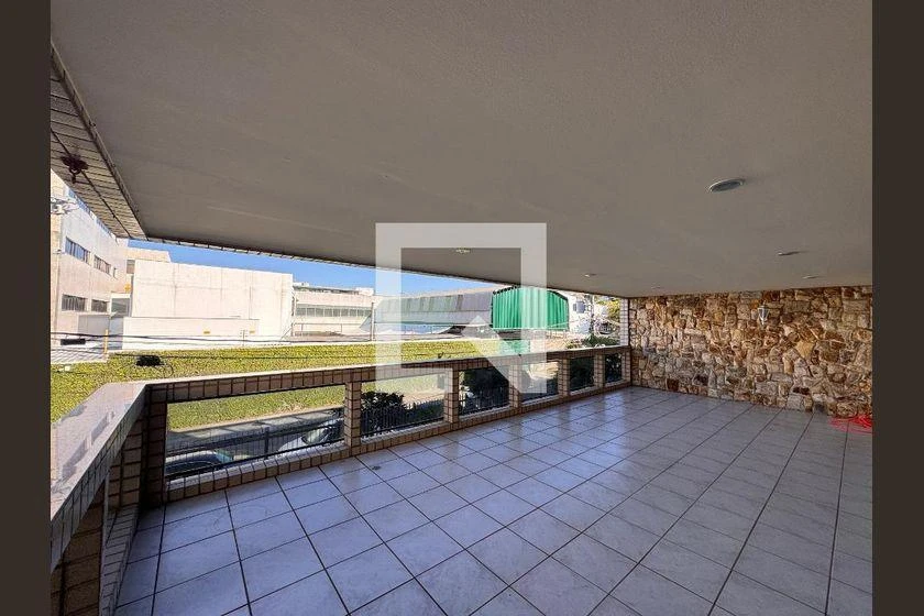 Квартира з вбудованими шафами, 2 кімнати і 130 м²