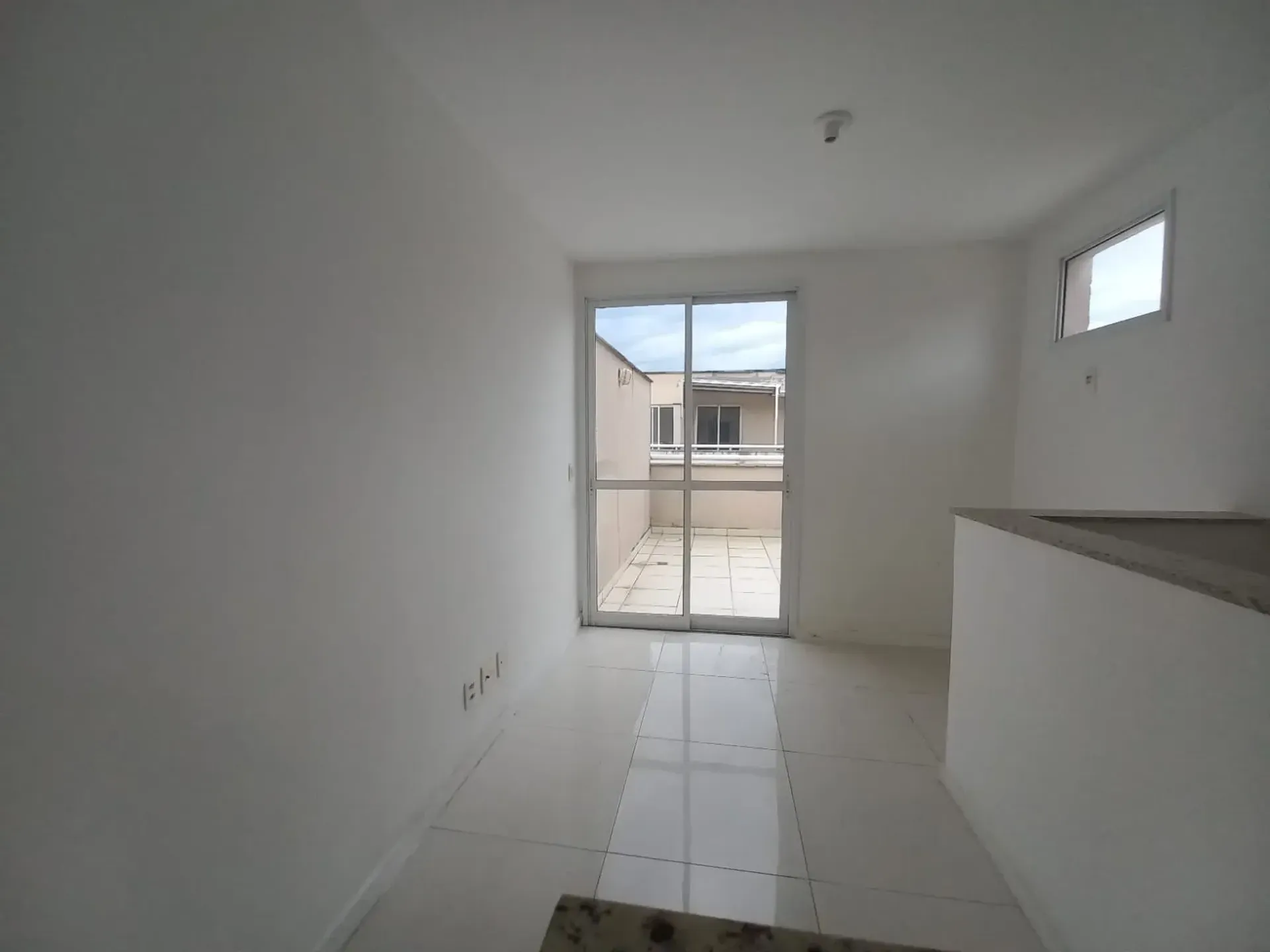3-bedroom 3-bath apartment with 1 parking space — photo 21