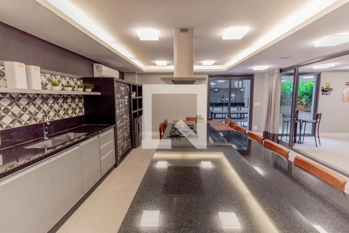 Furnished apartment, 42 m², with a glass-enclosed balcony — photo 19