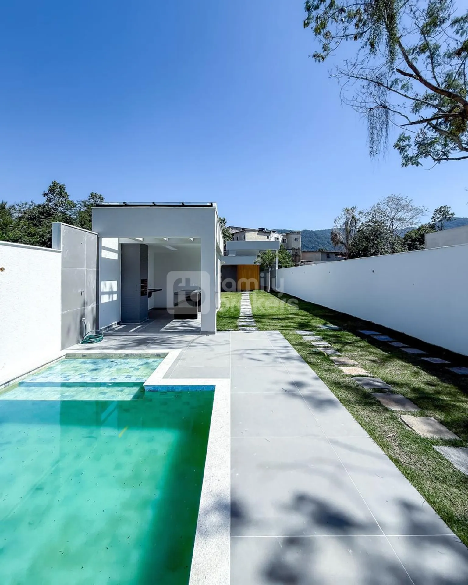 House, 180 m², with a grill on the balcony — photo 6