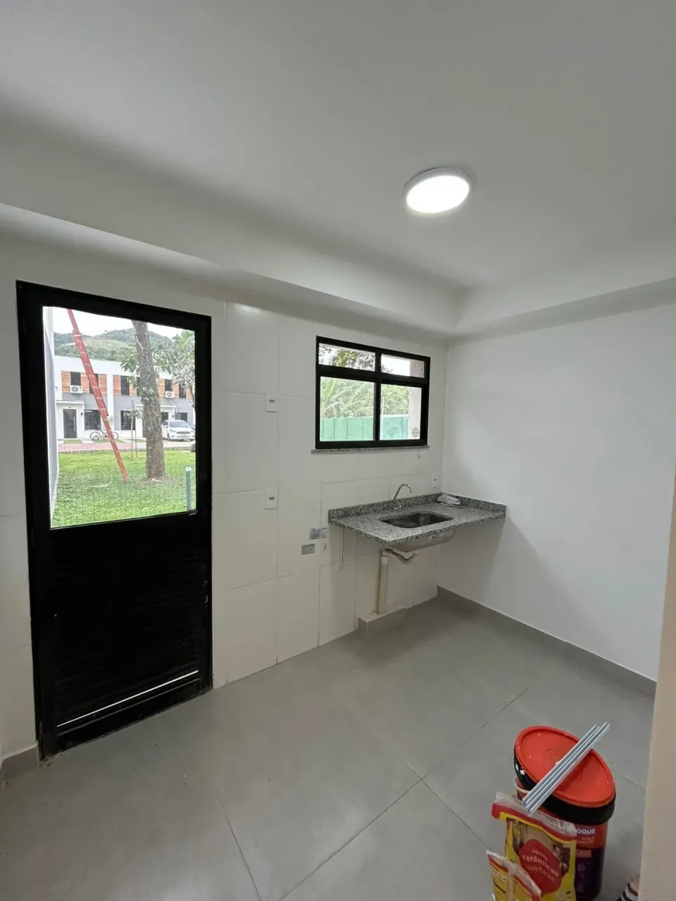 Casa com 2 quartos e varanda em condomínio com lazer — photo 6