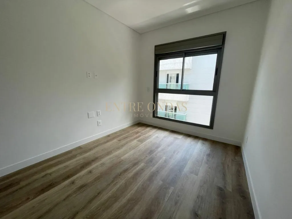 2-bedroom apartment with a washing machine in Florianópolis — photo 23