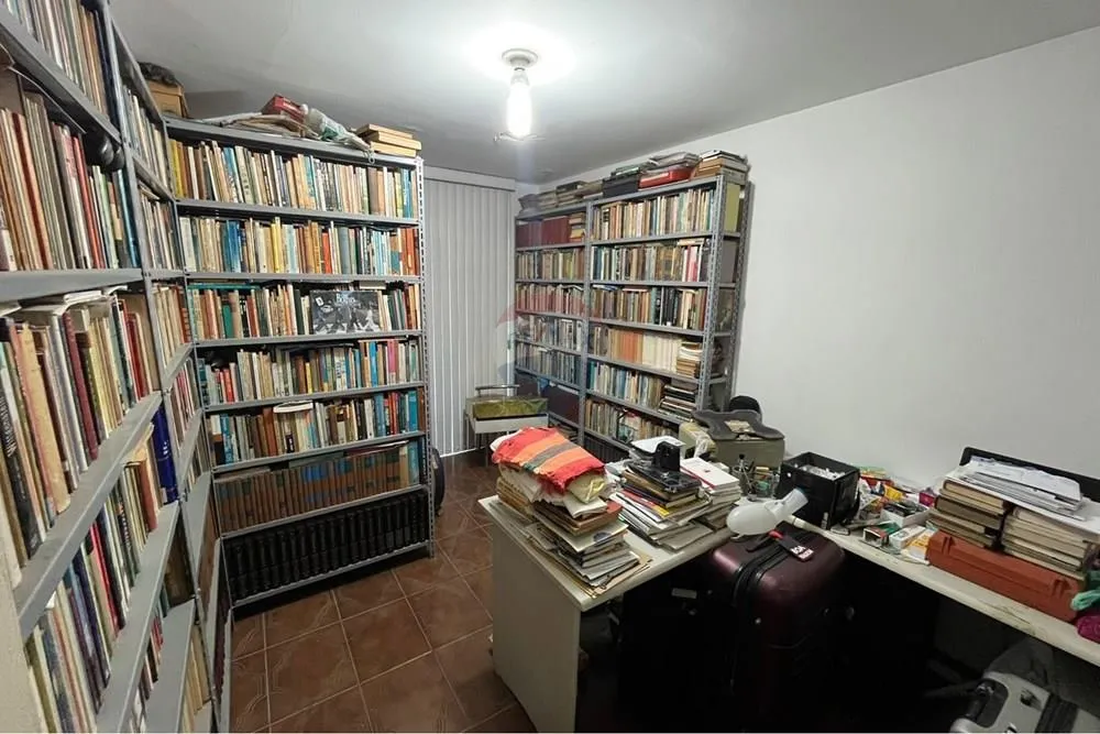 Furnished 4-bedroom apartment with 2 baths and 183 m² — photo 18