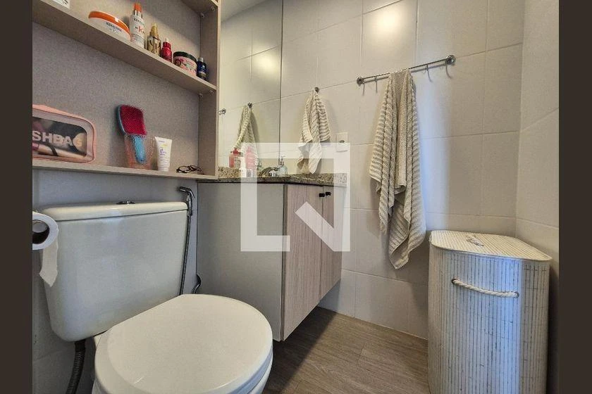 Glass-enclosed balcony in a 2-bedroom apartment, 82 m² — photo 7