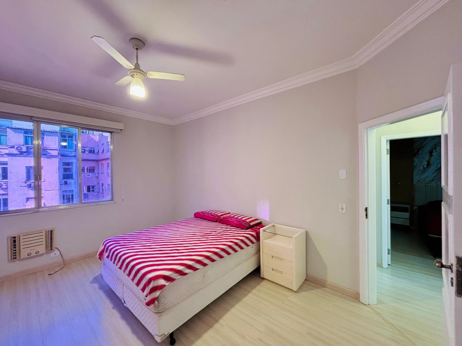 Mountain view in a 3-bedroom apartment, 120 m² — photo 17
