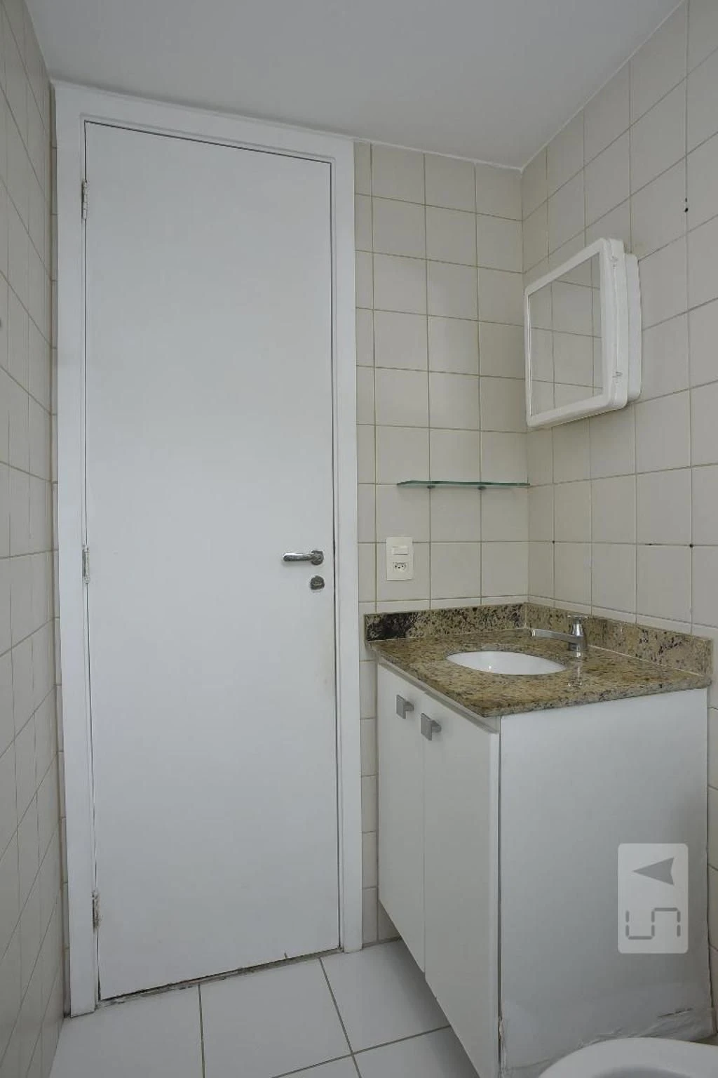 2-bedroom apartment in a building with a pool — photo 45
