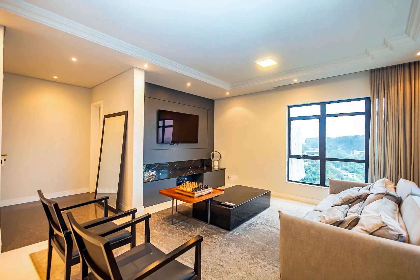 Furnished apartment with open-plan kitchen and 4 bedrooms — photo 5