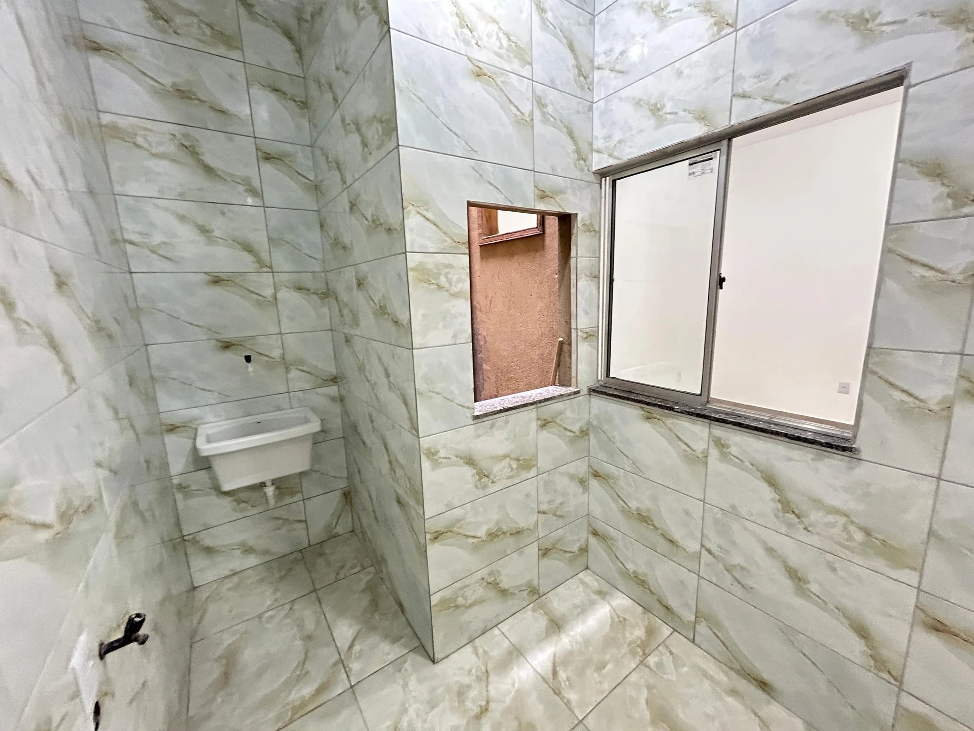 Jacuzzi in a 2-bedroom house, 70 m² — photo 23