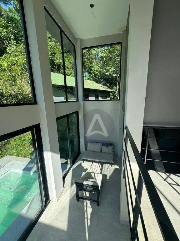 3-bedroom house 410 m² with 6 parking spots and 3 levels — photo 4