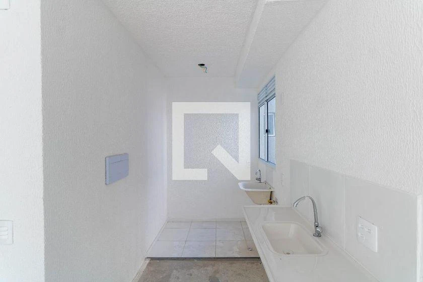Apartamento sem mobília com 2 quartos e 1 banheiro — photo 17