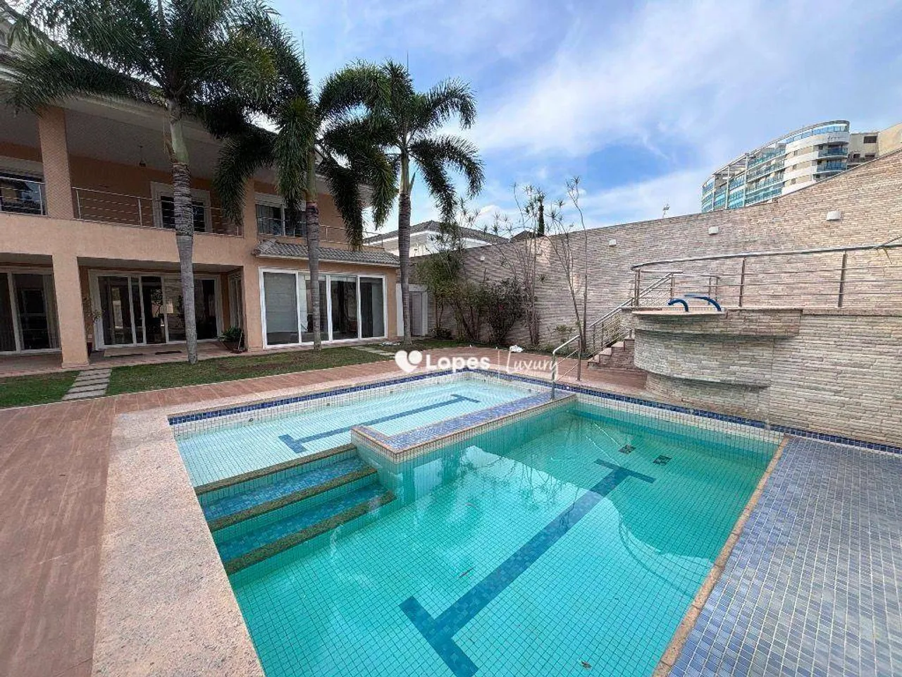 Unfurnished house for rent with 5 bedrooms and 5 baths — photo 2