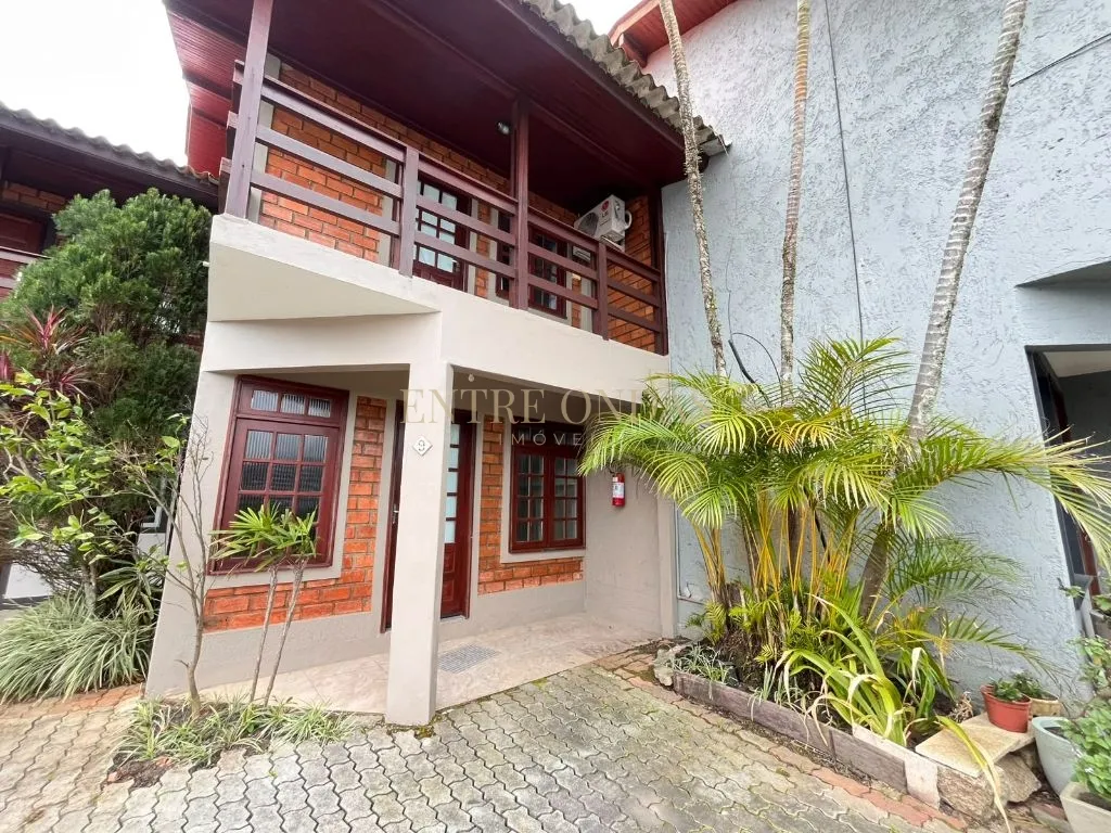 2-bedroom house with a water view in Florianópolis — photo 20