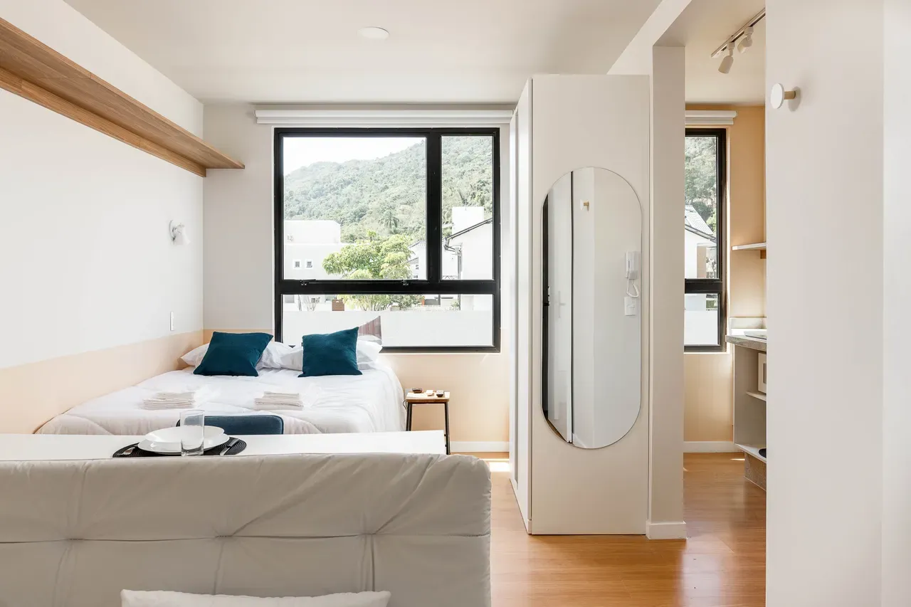 Furnished studio on the 1st floor, with laundry machine and kitchenette