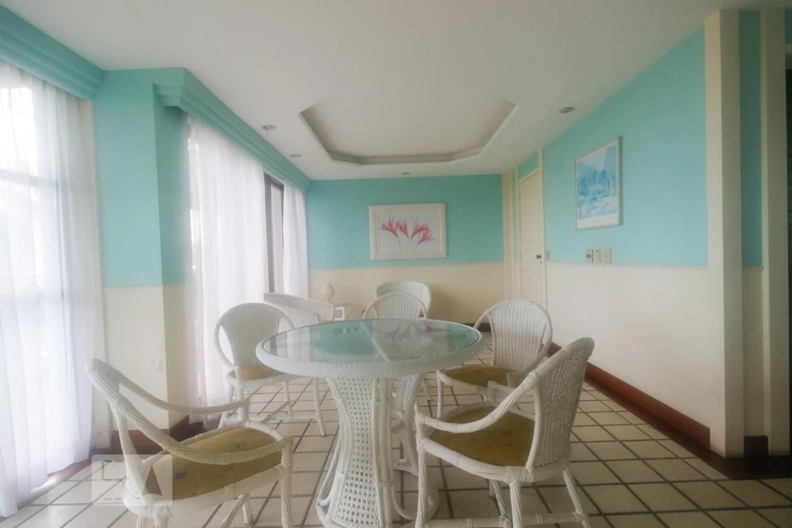 Furnished apartment, 90 m², with a glass-enclosed balcony — photo 56