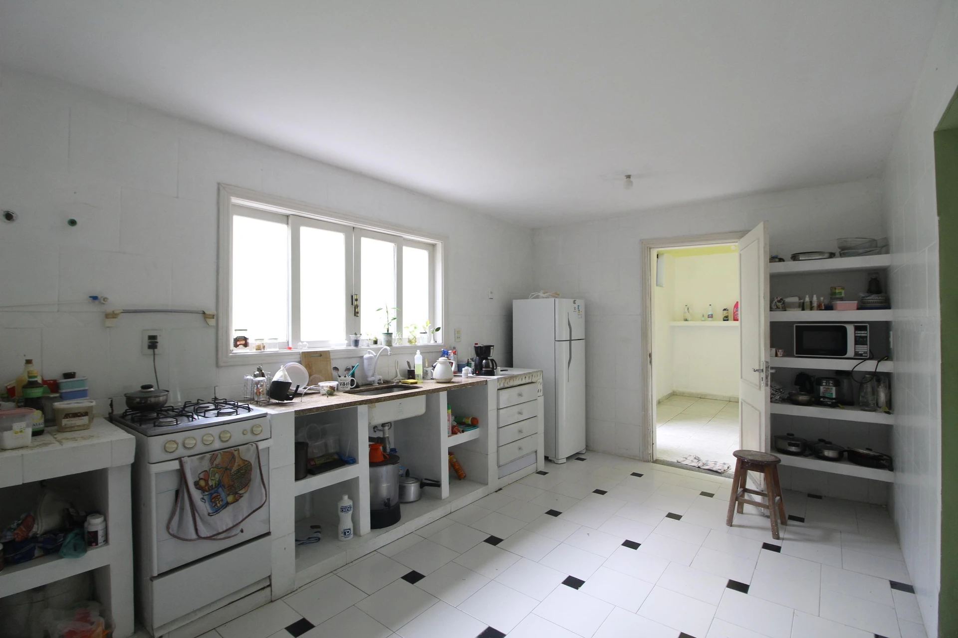 Furnished house with 4 bedrooms and private garden — photo 24