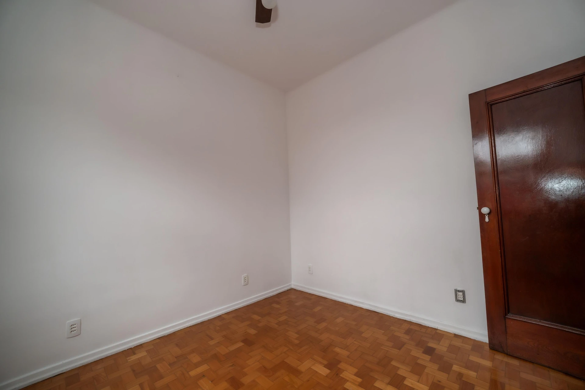 Garden in a 3-bedroom house, 200 m² — photo 51