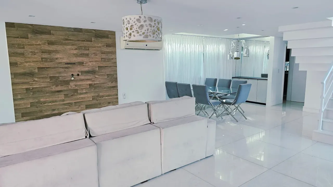 4 quartos e banheira: casa de 430 m²