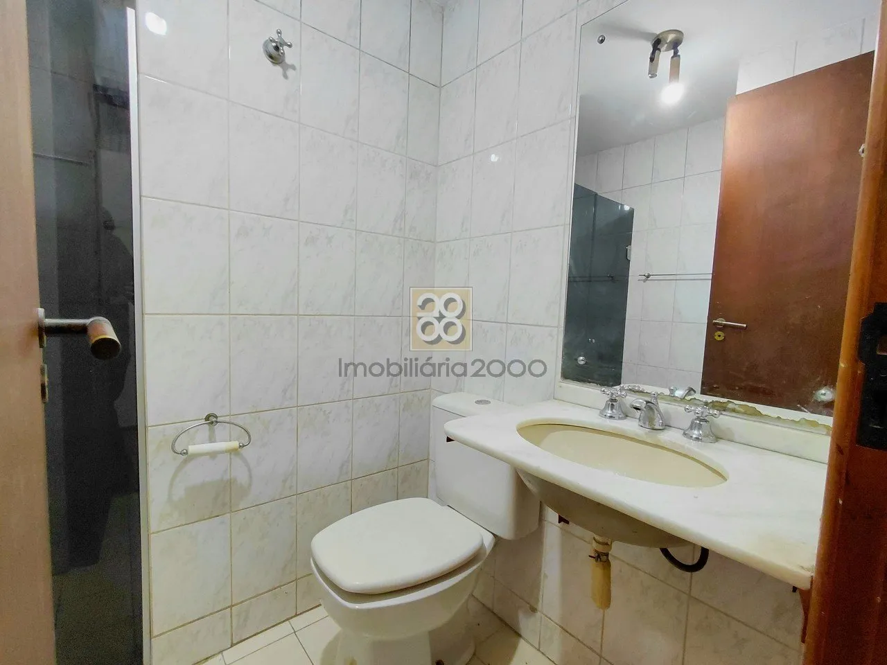 2-bedroom apartment with a suite and 2 bathrooms — photo 11