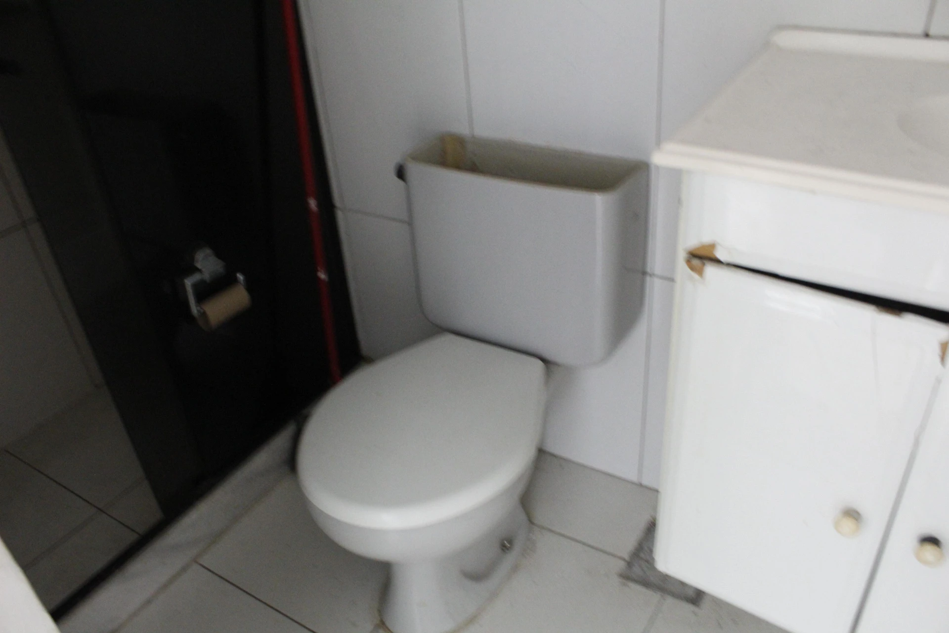 Unfurnished 2-bedroom apartment with a balcony — photo 42