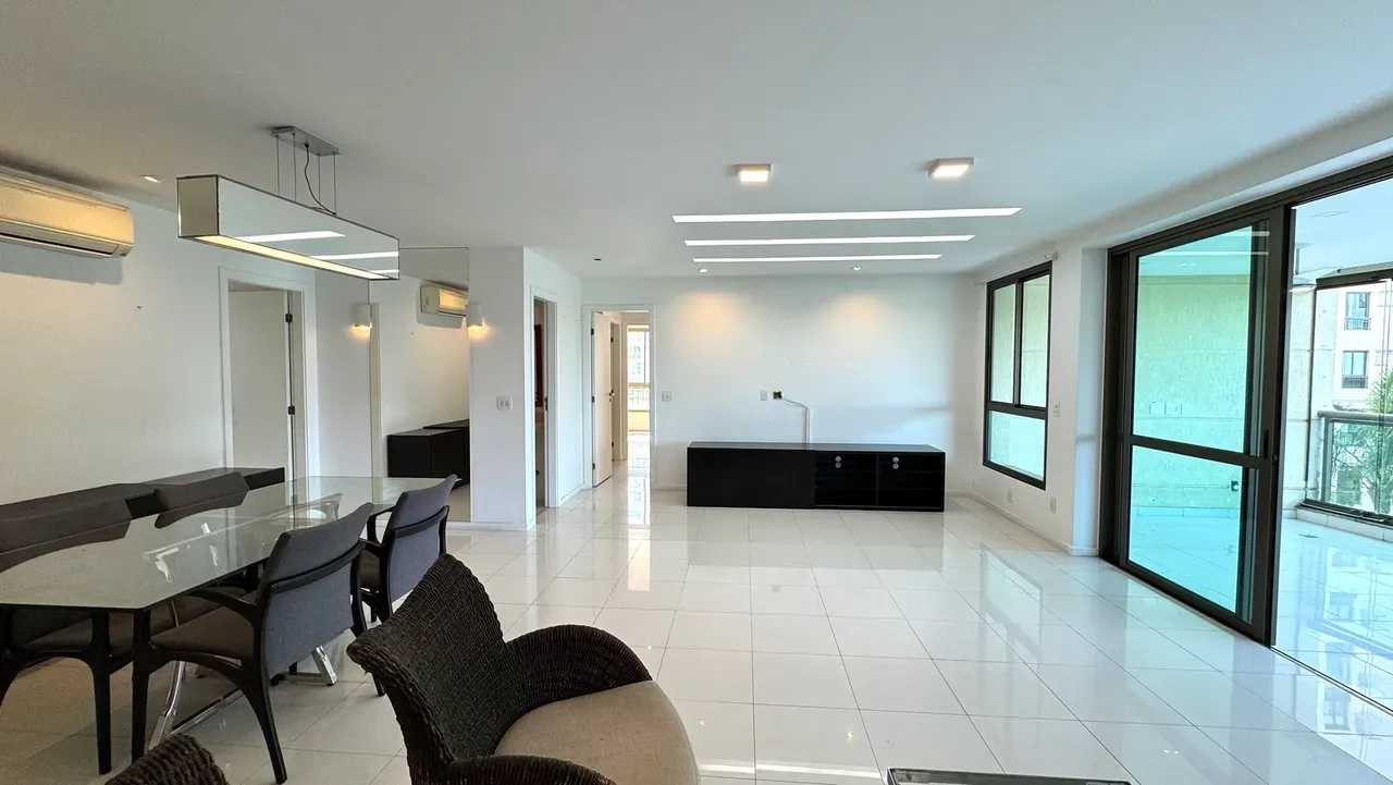 Apartment on the 3rd floor with floor-to-ceiling windows — photo 19