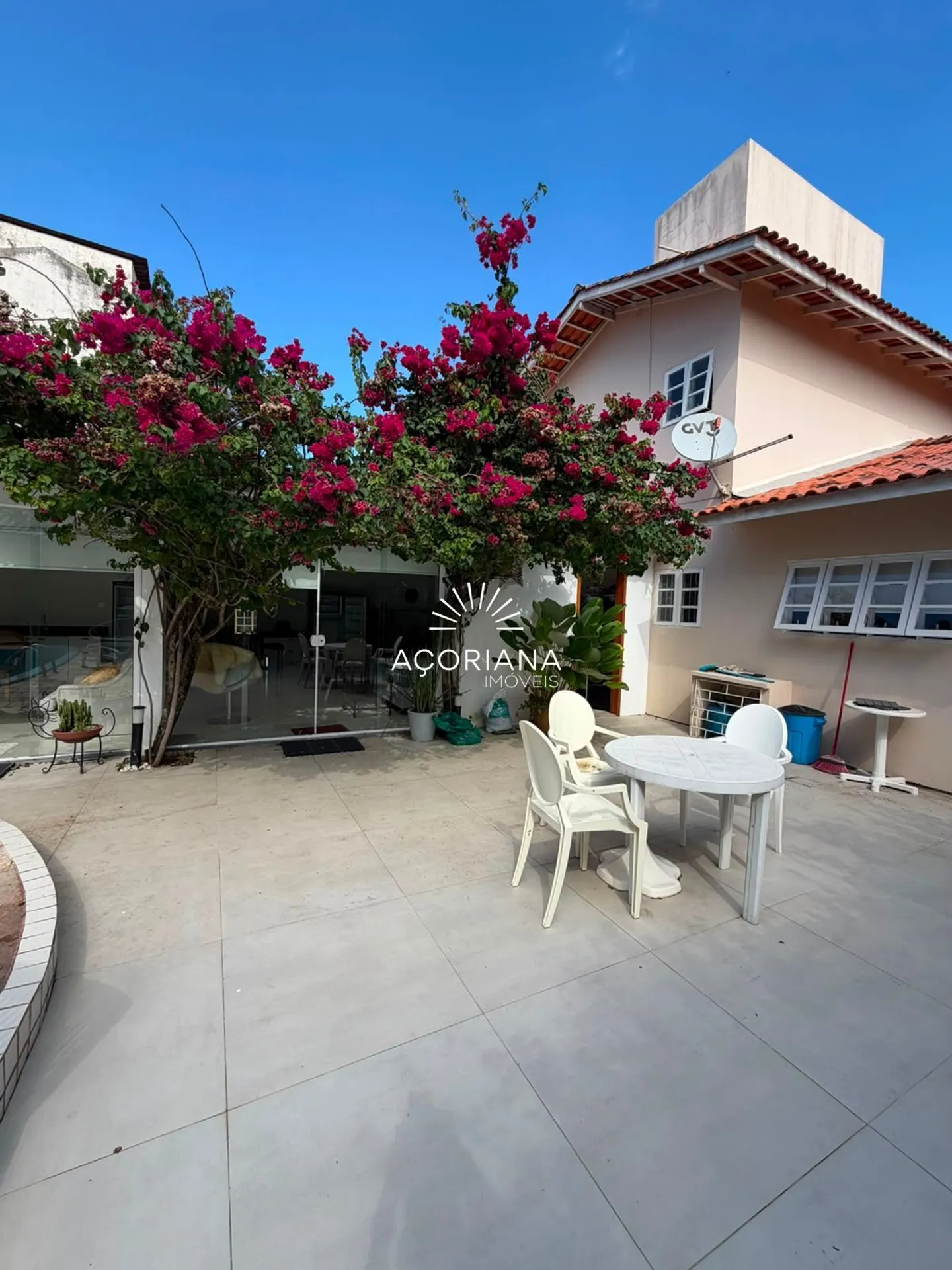 Furnished 600 m² house with 5 bedrooms and an integrated kitchen — photo 18