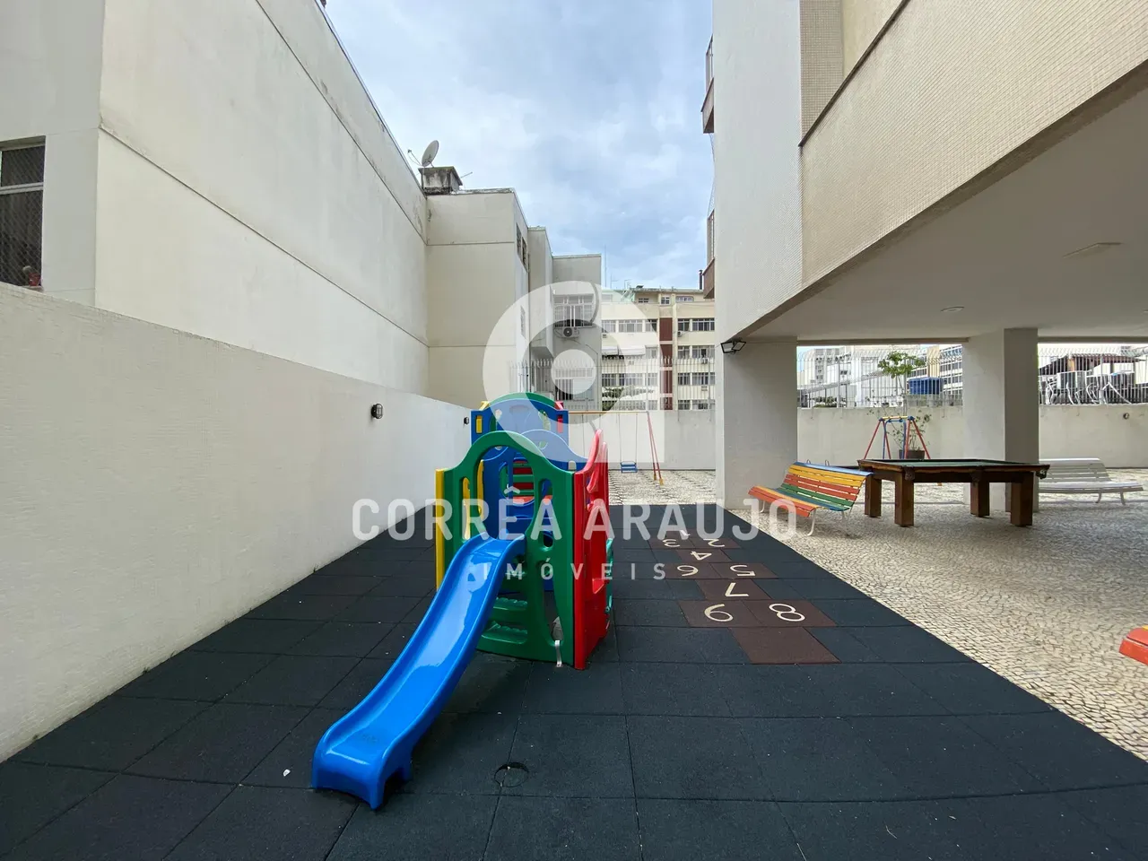 Apartamento de 160 m² com 3 quartos, 2 banheiros e varanda — photo 29