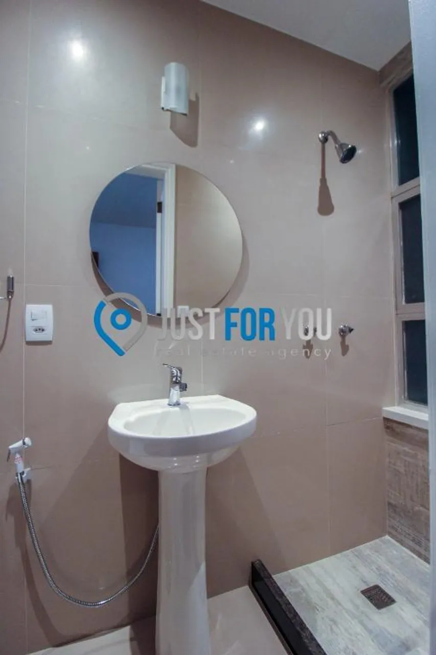3-bedroom apartment with separate kitchen, 210 m² — photo 18