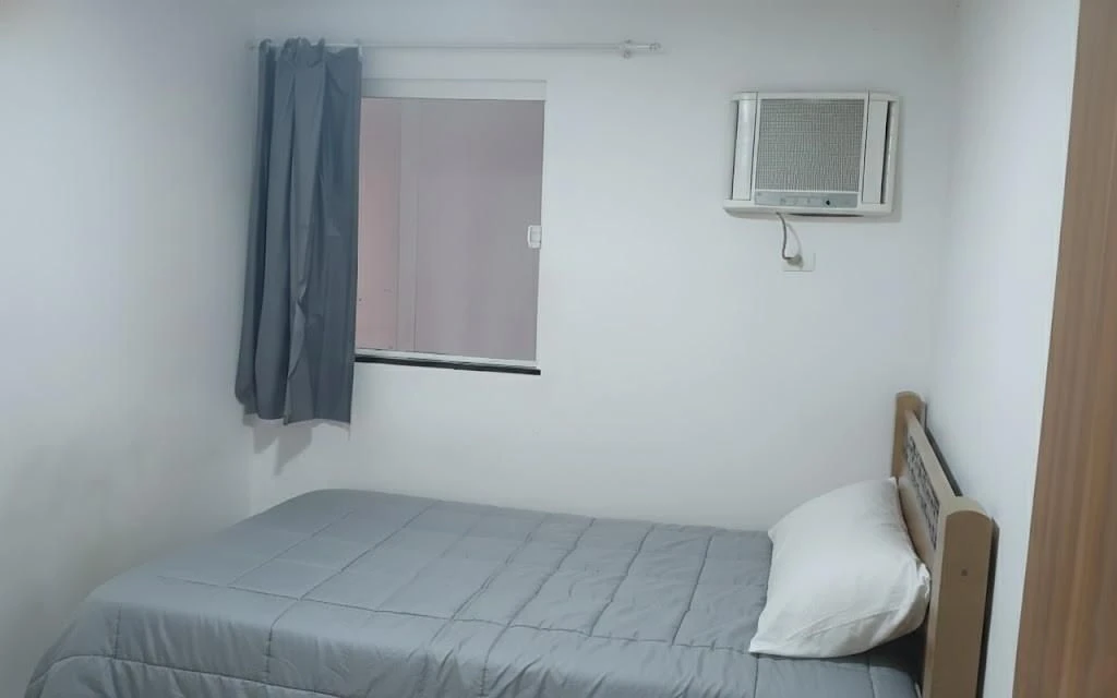 Unfurnished apartment with 2 bedrooms and a glass shower — photo 6