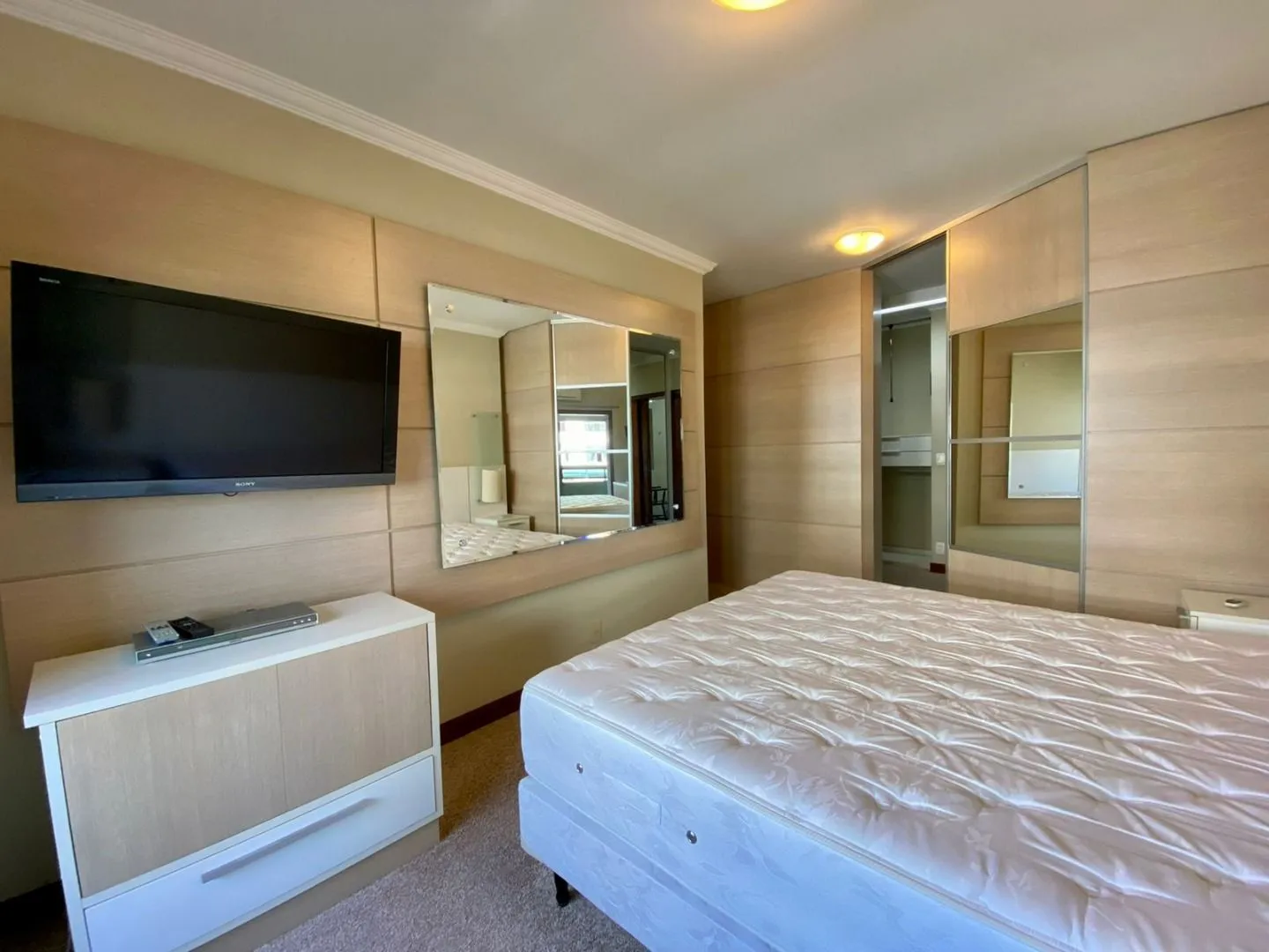 Apartamento mobiliado de 3 dormitórios com 207 m² no 6º andar — photo 34
