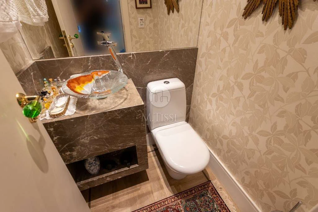 Furnished 3-bedroom apartment with 2 en-suite baths — photo 5