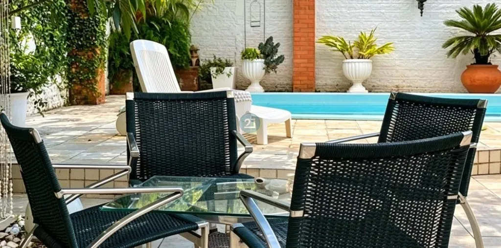 Casa de 5 dormitorios, 5 baños y piscina común — photo 18