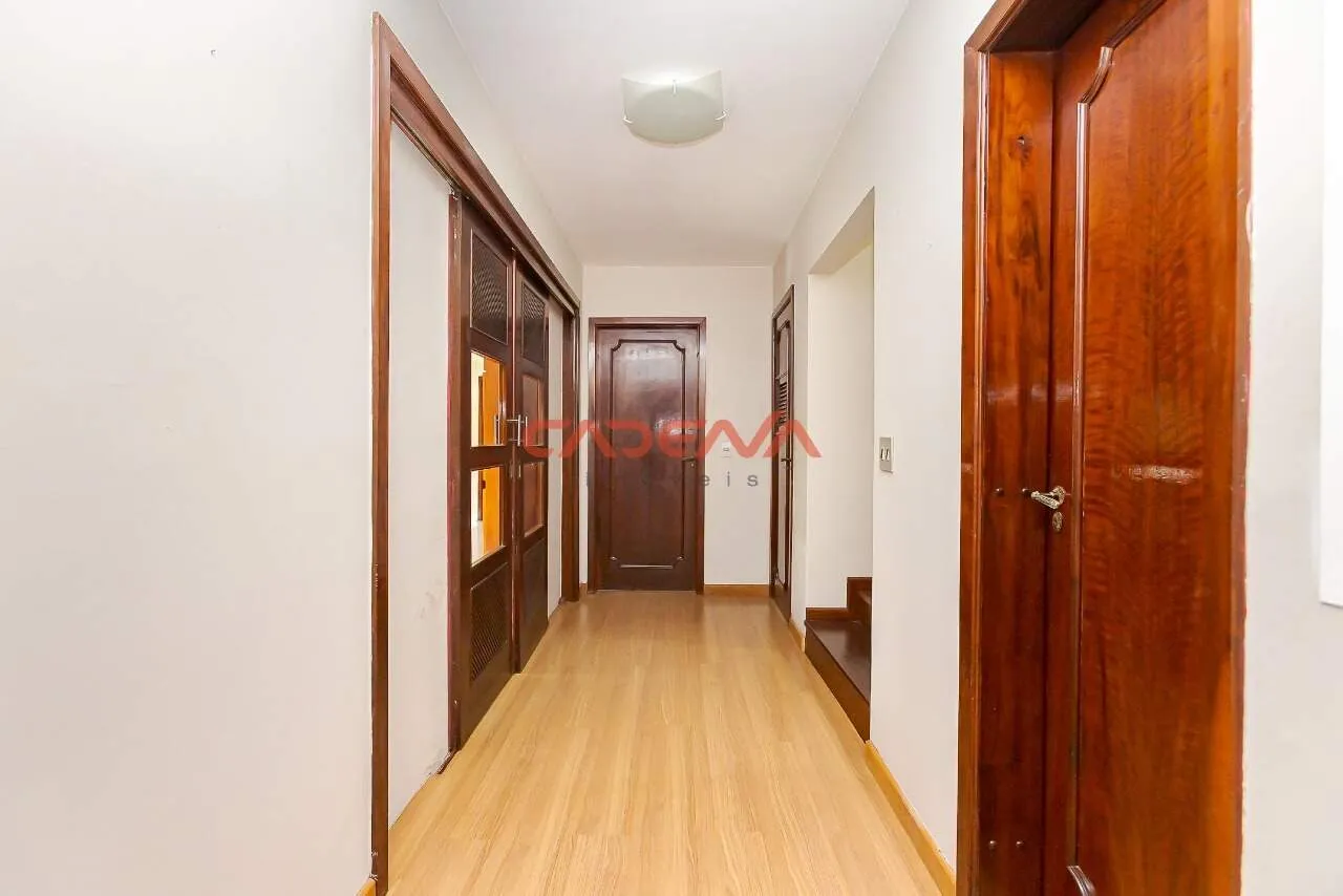 House with 5 bedrooms, 3 en-suites and 660 m² with 6 spaces — photo 15