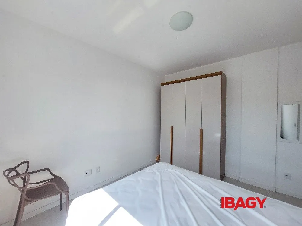 Furnished 110 m² apartment with 3 bedrooms and suite — photo 14