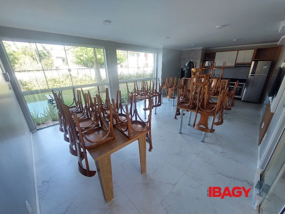 Apartamento amueblado con 2 dormitorios y 72 m² — photo 32